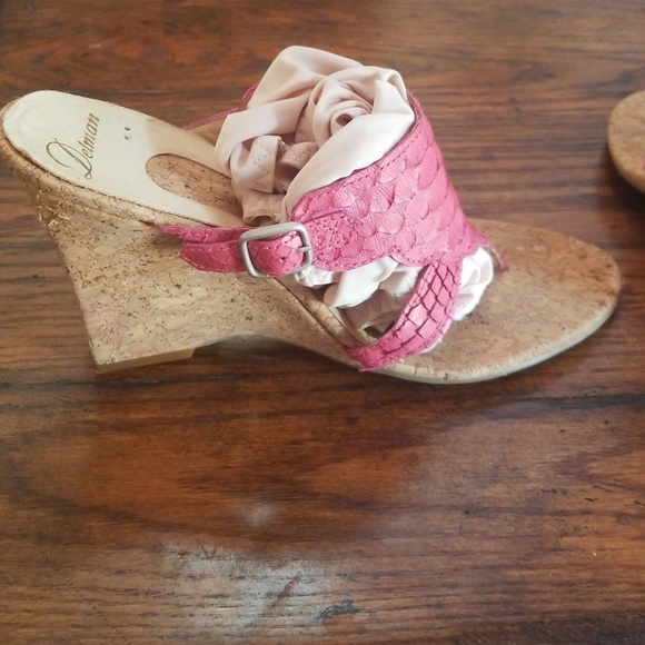 Delman Shoes - SALE 💥💥lovely Delman 9.5 alligator &cork